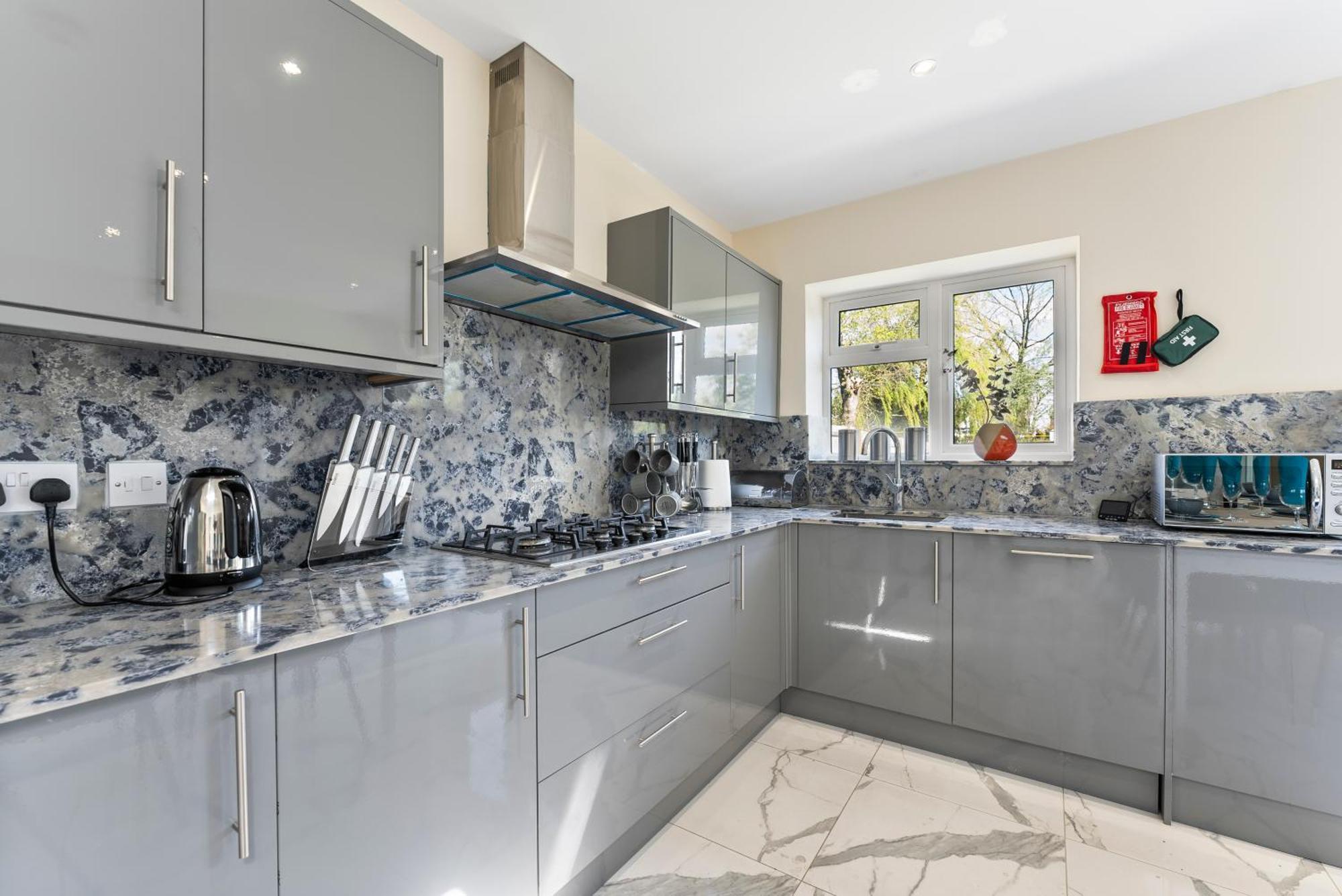 ロンドン Stylish Wembley Gem - Parking -Sleeps 14ヴィラ エクステリア 写真