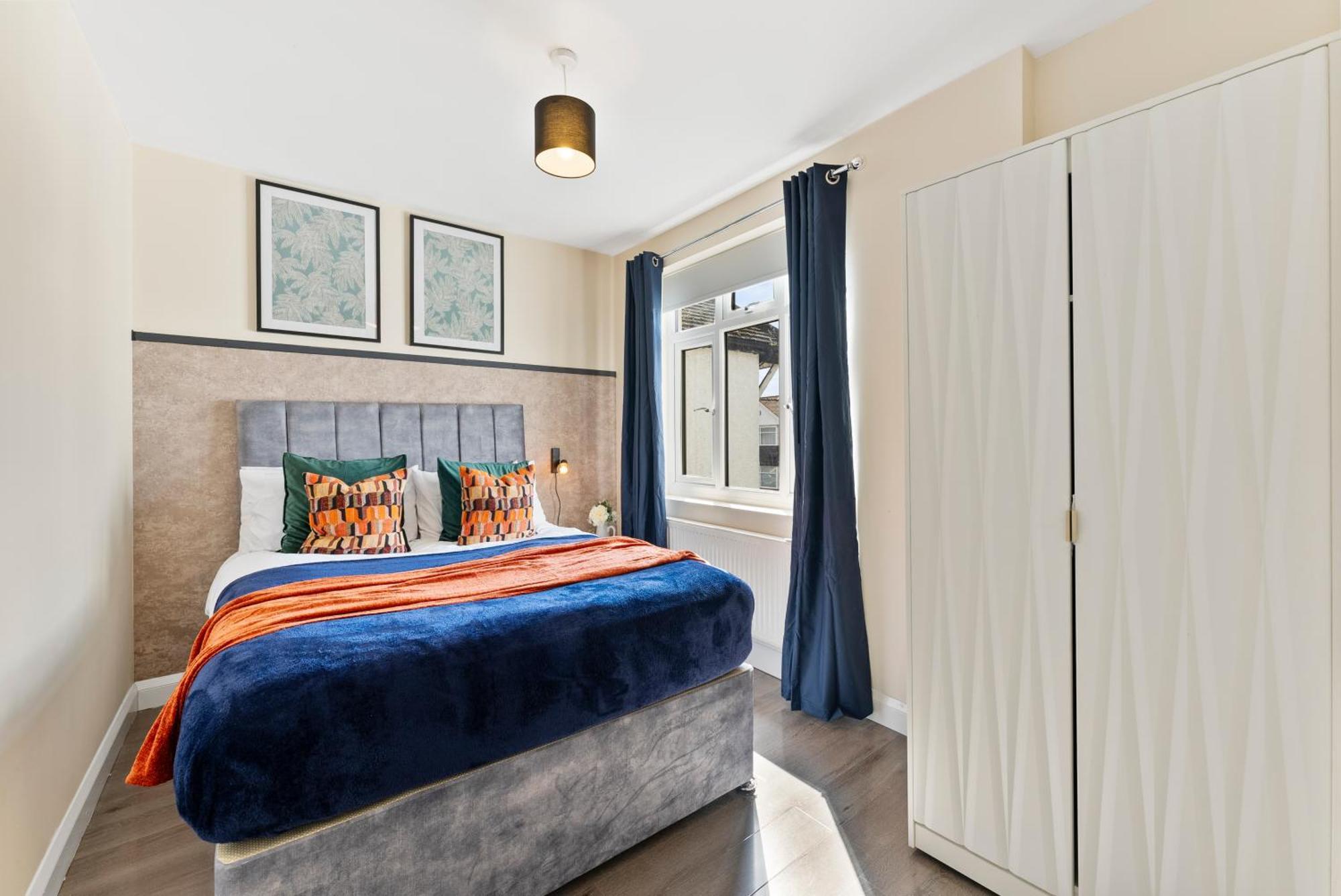 ロンドン Stylish Wembley Gem - Parking -Sleeps 14ヴィラ エクステリア 写真