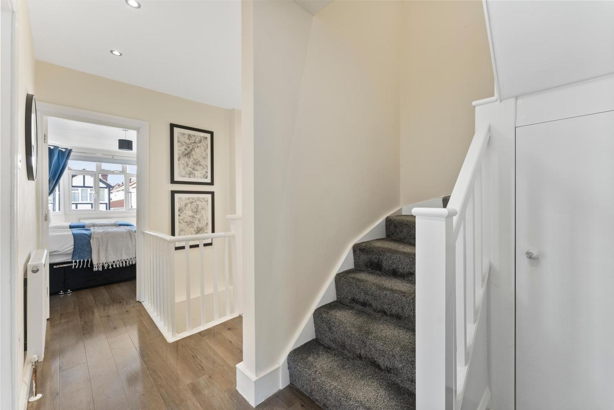 ロンドン Stylish Wembley Gem - Parking -Sleeps 14ヴィラ エクステリア 写真